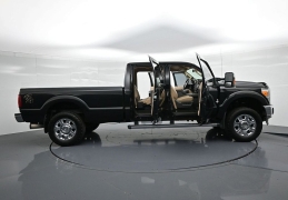 Used 2014  Ford Super Duty F-250 4WD Crew Cab Lariat at Landmark Auto Credit Center near springfield&comma; IL
