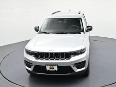 Used 2023  Jeep Grand Cherokee Laredo 4x4 at Landmark Auto Credit Center near springfield&comma; IL
