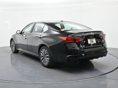 Used 2024  Nissan Altima 2&period;5 SV Sedan at Landmark Auto Credit Center near springfield&comma; IL