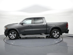 Used 2020  Ram 1500 4WD Crew Cab Laramie at Landmark Auto Credit Center near springfield&comma; IL