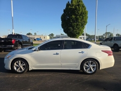Used 2013  Nissan Altima 4d Sedan S 2&period;5L at Landmark Auto Credit Center near springfield&comma; IL