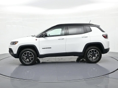 Used 2025  Jeep Compass Trailhawk 4x4 at Landmark Auto Credit Center near springfield&comma; IL