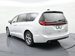 Used 2024  Chrysler Pacifica Limited FWD at Landmark Auto Credit Center near springfield&comma; IL