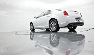 Used 2022  Chrysler 300 Touring AWD at Landmark Auto Credit Center near springfield&comma; IL