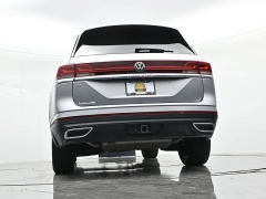 Used 2026  Volkswagen Atlas 2&period;0T SE w&sol;Technology FWD at Landmark Auto Credit Center near springfield&comma; IL