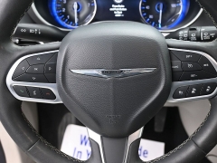 Used 2023  Chrysler Pacifica Touring L FWD at Landmark Auto Credit Center near springfield&comma; IL