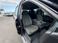 Used 2022  Chevrolet Silverado 1500 4WD Crew Cab 147" Custom Trail Boss at IK Auto Group near Hilo&comma; HI