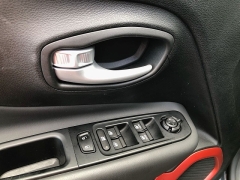 Used 2023  Jeep Renegade Latitude 4x4 at Kama'aina Nissan near Hilo&comma; HI