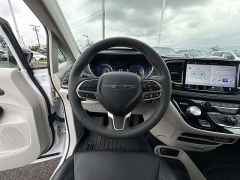 Used 2024  Chrysler Pacifica Touring L FWD at Kama'aina Nissan near Hilo&comma; HI