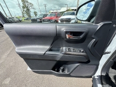 Used 2018  Toyota Tacoma 2WD Double Cab SR5 V6 at Kona Nissan near Kailua Kona&comma; HI