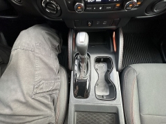 Used 2024  Nissan Frontier Crew Cab 4x4 PRO-4X at IK Auto Group near Hilo&comma; HI