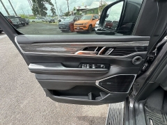 Used 2022  Jeep Wagoneer Series III 4x4 at Kama'aina Nissan near Hilo&comma; HI