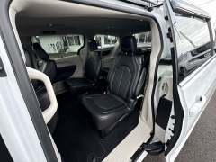 Used 2024  Chrysler Pacifica Touring L FWD at Kama'aina Nissan near Hilo&comma; HI