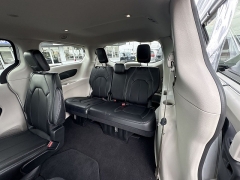 Used 2024  Chrysler Pacifica Touring L FWD at Kama'aina Nissan near Hilo&comma; HI