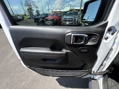 Used 2023  Jeep Gladiator Rubicon 4x4 at Kama'aina Nissan near Hilo&comma; HI