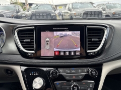 Used 2024  Chrysler Pacifica Touring L FWD at Kama'aina Nissan near Hilo&comma; HI