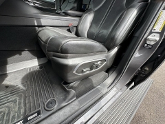 Used 2022  Jeep Wagoneer Series III 4x4 at Kama'aina Nissan near Hilo&comma; HI