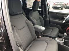 Used 2023  Jeep Renegade Latitude 4x4 at Kama'aina Nissan near Hilo&comma; HI