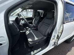 Used 2024  Nissan Frontier Crew Cab 4x2 SV at IK Auto Group near Hilo&comma; HI
