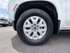 Used 2024  Nissan Frontier Crew Cab 4x2 SV at IK Auto Group near Hilo&comma; HI