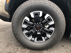 Used 2024  Nissan Frontier Crew Cab 4x4 PRO-4X at IK Auto Group near Hilo&comma; HI