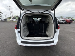 Used 2024  Chrysler Pacifica Touring L FWD at Kama'aina Nissan near Hilo&comma; HI