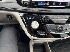 Used 2024  Chrysler Pacifica Touring L FWD at Kama'aina Nissan near Hilo&comma; HI