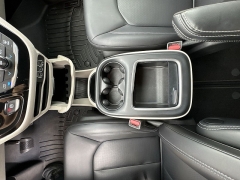 Used 2024  Chrysler Pacifica Touring L FWD at Kama'aina Nissan near Hilo&comma; HI