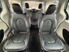 Used 2021  Chrysler Pacifica Hybrid Limited FWD at IK Auto Group near Hilo&comma; HI