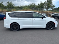New 2026  Chrysler Pacifica Select FWD at IK Auto Group near Hilo&comma; HI