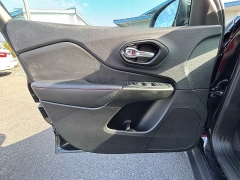 Used 2022  Jeep Cherokee Trailhawk 4x4 at Kama'aina Nissan near Hilo&comma; HI