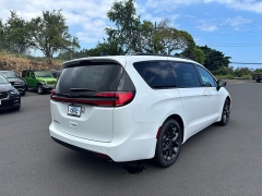 New 2026  Chrysler Pacifica Select FWD at IK Auto Group near Hilo&comma; HI