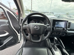 Used 2024  Nissan Frontier Crew Cab 4x4 SL at IK Auto Group near Hilo&comma; HI