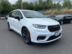 New 2026  Chrysler Pacifica Select FWD at IK Auto Group near Hilo&comma; HI