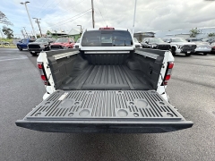 Used 2024  Nissan Frontier Crew Cab 4x4 SL at IK Auto Group near Hilo&comma; HI