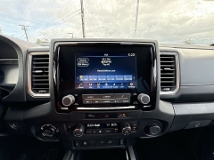 Used 2024  Nissan Frontier Crew Cab 4x4 SL at IK Auto Group near Hilo&comma; HI
