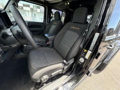 Used 2025  Jeep Gladiator Mojave 4x4 at IK Auto Group near Hilo&comma; HI