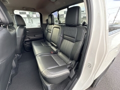 Used 2024  Nissan Frontier Crew Cab 4x4 SL at IK Auto Group near Hilo&comma; HI