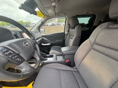 Used 2024  Nissan Frontier Crew Cab 4x4 SV at IK Auto Group near Hilo&comma; HI