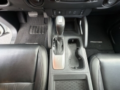 Used 2024  Nissan Frontier Crew Cab 4x4 SL at IK Auto Group near Hilo&comma; HI