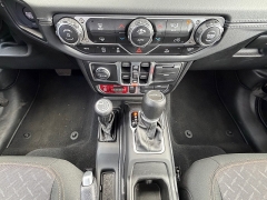 Used 2025  Jeep Gladiator Mojave 4x4 at IK Auto Group near Hilo&comma; HI