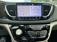 Used 2021  Chrysler Pacifica Hybrid Limited FWD at IK Auto Group near Hilo&comma; HI