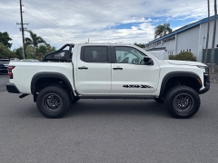 Used 2024  Nissan Frontier Crew Cab 4x4 SV at IK Auto Group near Hilo&comma; HI