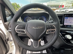 New 2025 Chrysler Pacifica Select FWD at IK Auto Group near Hilo, HI