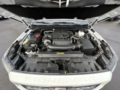 Used 2024  Nissan Frontier Crew Cab 4x4 SL at IK Auto Group near Hilo&comma; HI