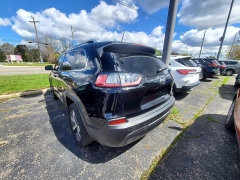 Used 2019  Jeep Cherokee 4d SUV FWD Limited 2&period;4L at Ypsilanti Import Auto Sales near Ypsilanti&comma; MI