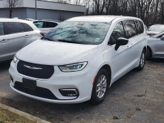 Used 2025  Chrysler Pacifica Select FWD at Ypsilanti Import Auto Sales near Ypsilanti&comma; MI