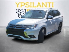  2018 Mitsubishi Outlander Plug-In Hybrid 4d SUV AWC SEL at Ypsilanti Import Auto Sales near Ypsilanti&comma; MI