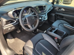 Used 2025  Chrysler Pacifica Select FWD at Ypsilanti Import Auto Sales near Ypsilanti&comma; MI