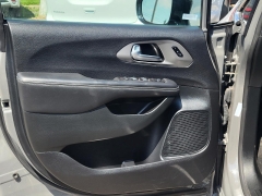 Used 2025  Chrysler Pacifica Select FWD at Ypsilanti Import Auto Sales near Ypsilanti&comma; MI